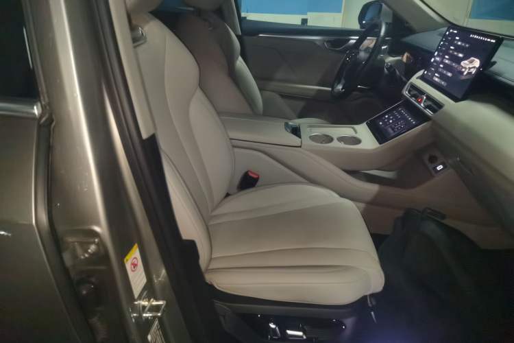 Used Wey Mocha New Energy 2023 Two-Wheel Drive Long-Range Version Right Front Seat