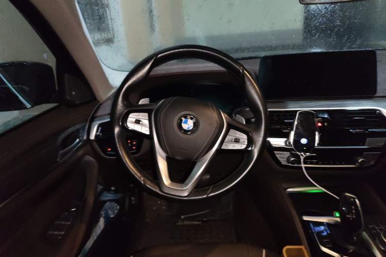 Used BMW 5 Series 2022 Updated 530Li Leading Edition Luxury Package Steering Wheel