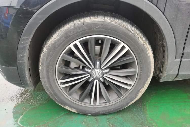 Used Volkswagen Tiguan L 2020 330TSI Automatic Two-Wheel Drive Panoramic Comfort Edition China VI Standard
