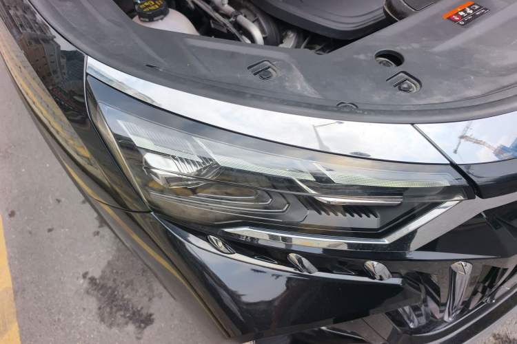 Used Geely Auto Haoyue L 2025 2.0T DCT Luxury Edition Right Front Headlight