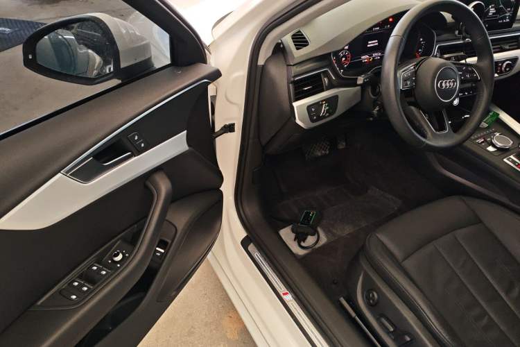 Used Audi A4L 2019 40 TFSI Fashion Version China V