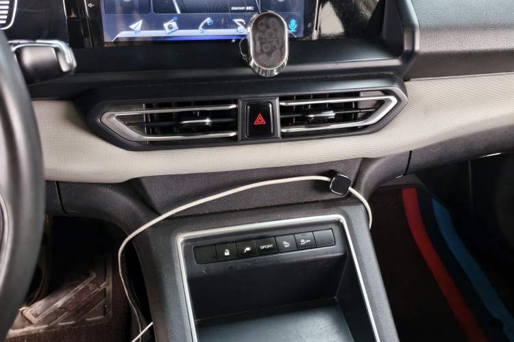 Used Dongfeng Aeolus E70 2021 Revised Version 2 500 Ultra-Comfort Edition Audio And AC Panel