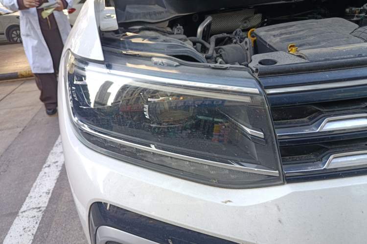 Used Volkswagen T-Cross 2019 1.5L Automatic Comfort Edition Right Front Headlight