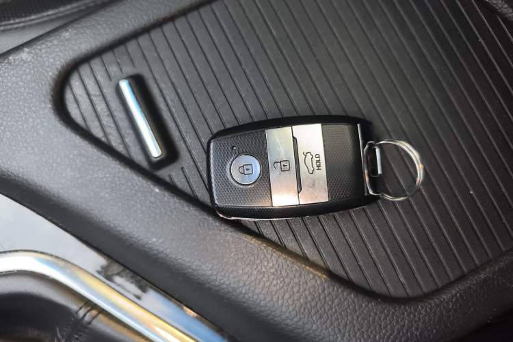 Used Kia K5 2015 2.0L Automatic LUX Vehicle Key