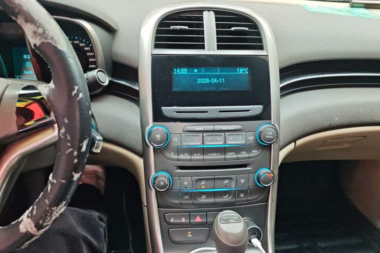 Used Chevrolet Malibu 2014 2.0L Automatic Comfort Edition Audio And AC Panel