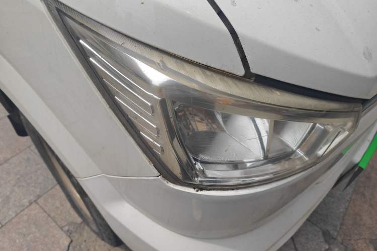 Used New Gonow Shuailing 2022 Standard Range with 41.64 kWh Lishen Power Right Front Headlight