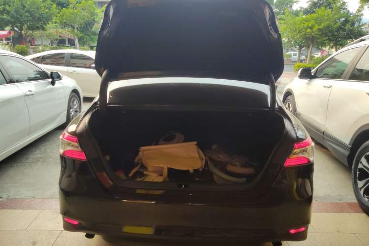 Used Toyota Camry 2018 2.5G Luxury Edition Trunk