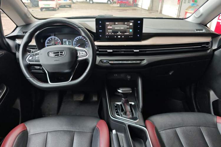 Used Geely Auto Vision X3 2021 PRO 1.5L CVT Deluxe Model Center Console