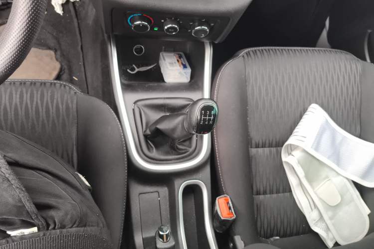 Used Jinbei Gold Hiace M Classic 2024 1.5L Engineering Lion Passenger Vehicle 5 Seats Gear Lever