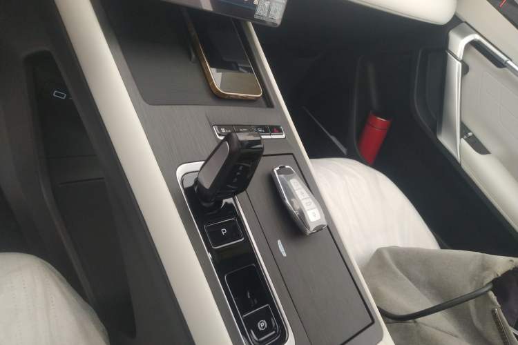 Used Geely Auto FX11 2024 2.0TD DCT Intelligent Driving Version Gear Lever