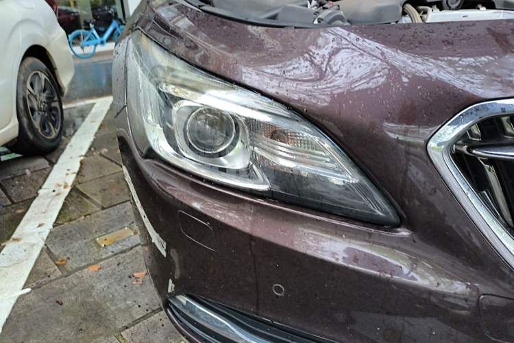 Used Buick LaCrosse 2016 Revised Version 28T Elite Edition Right Front Headlight