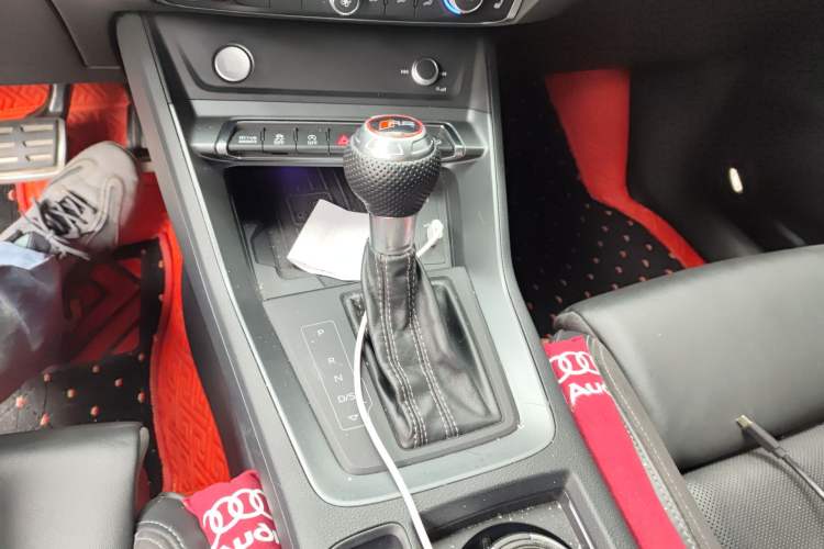 Used Audi Q3 Sportback 2020 45 TFSI quattro Luxury Edition Gear Lever