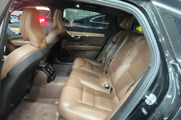 Used Volvo S90 2024 B5 Zhiyi Luxury Edition