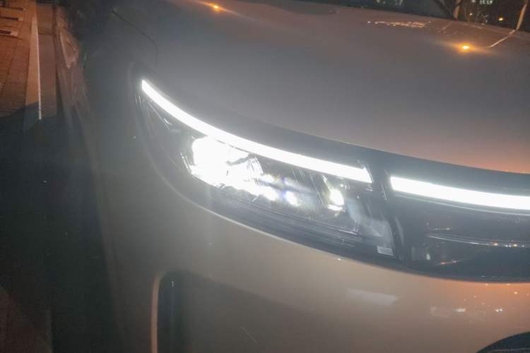 Used Hima AITO M7 2024 1.5T Intelligent Driving 4WD Max Edition 5 Seats Right Front Headlight