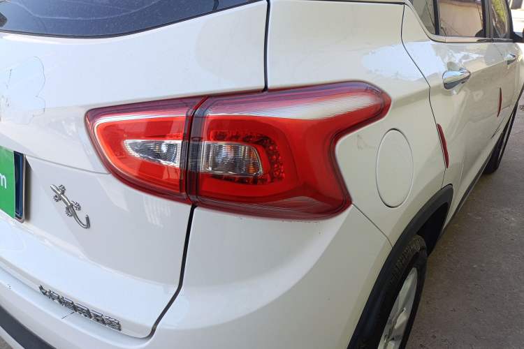 Used Baojun 510 2017 1.5L Automatic Fashion Model Exterior 3