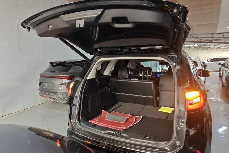 Used Ford Edge 2021 PLUS EcoBoost 245 Two-Wheel-Drive Titanium 7-Seater