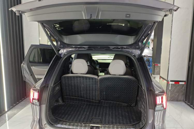 Used Lynk & Co 09 EM-P 2023 2.0TD EM-P Long-Range Version AM Six-Seater