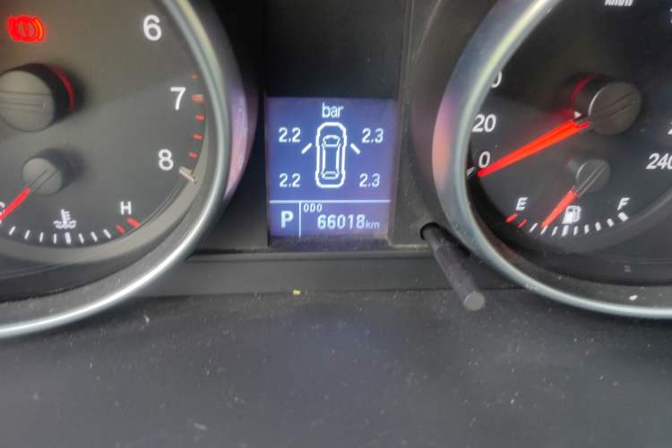 Used Haval H6 2013 Upgraded Model 2.4L Automatic Two-Wheel Drive Prestige Version
