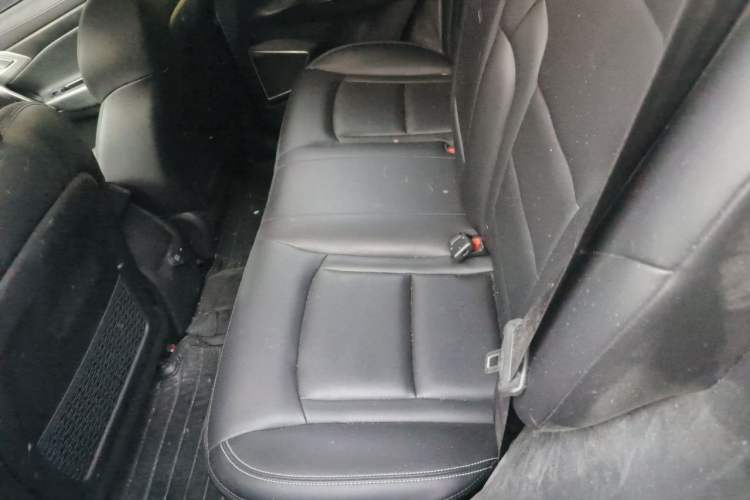 Used Geely Auto Emgrand X7 Sport 2016 2.0L Manual ZhiShang Version
