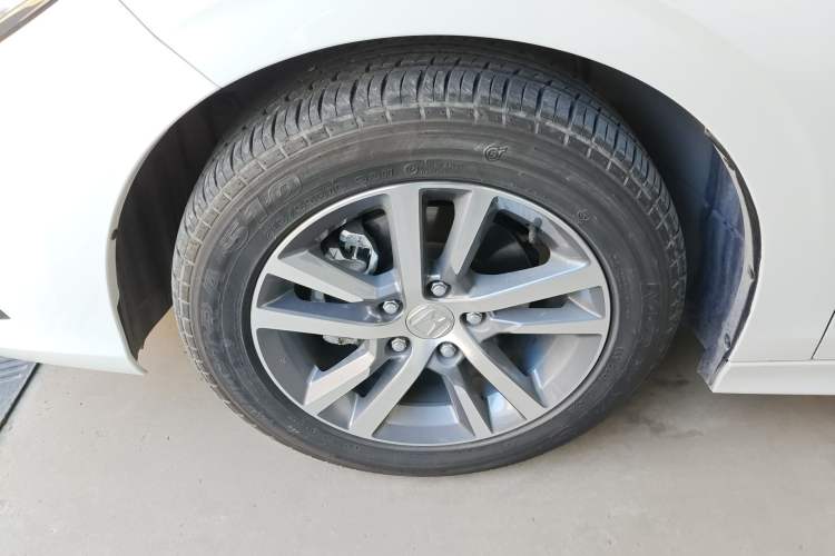 Used Honda Civic 2023 240TURBO CVT Dynamic Edition Left Front Wheel Hub