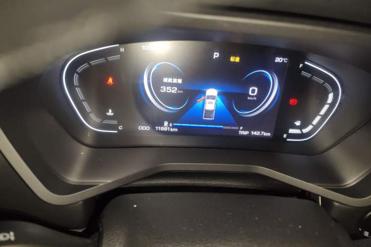 Used JAC Group Hantoo 2023 2.0T Automatic Diesel Two-Wheel-Drive Elite Model with Standard Dual Features