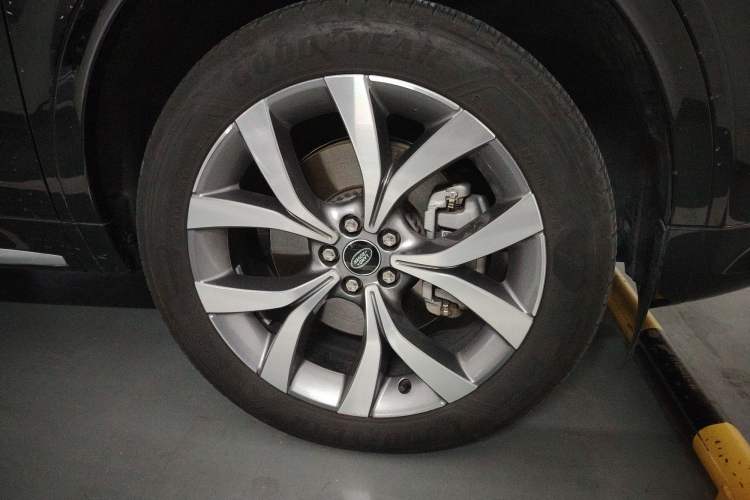 Used Land Rover Discovery Sport 2025 249 PS Performance Tech Edition