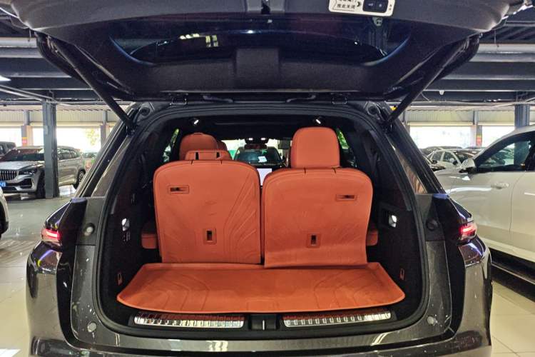 Used Li Auto L8 2023 Pro Model
