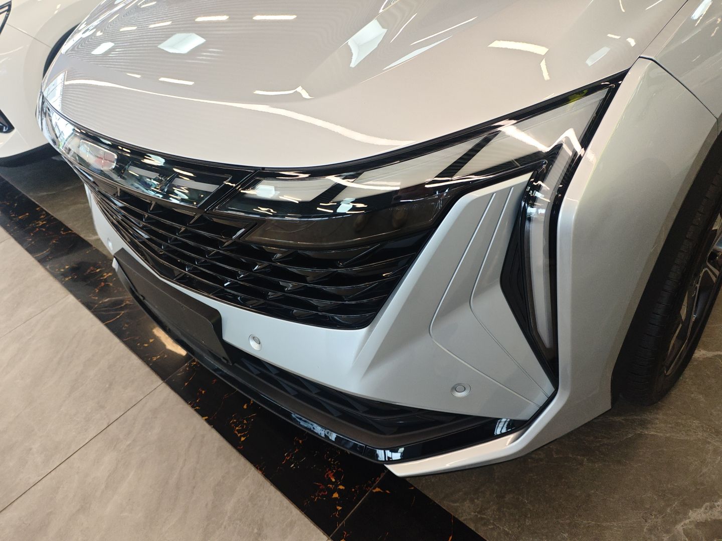 Geely Auto FX11 2023 1.5TD DCT Glory Edition — снимка 8