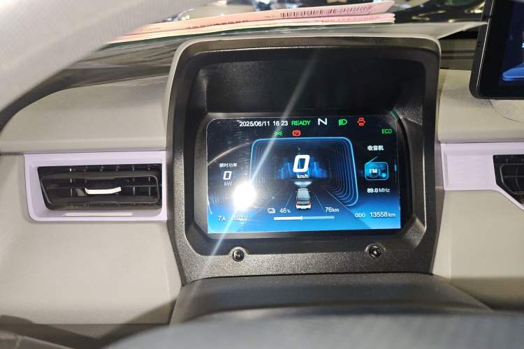 Used Chery New Energy QQ Ice Cream 2022 170km Sundae Phosphate Lithium-Ion