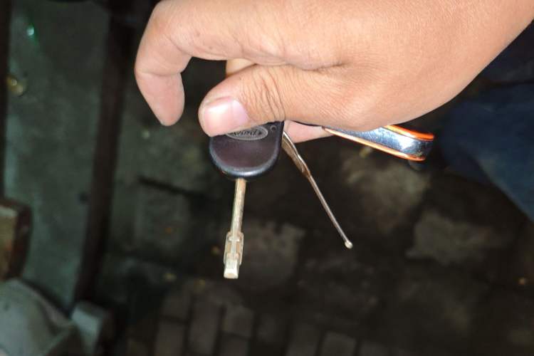 Used Ford Classic Transit 2015 2.8T Diesel Multi-Function Long-Wheelbase 6-Seater Mid-Roof JX493ZLQ4 Vehicle Key