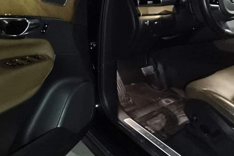 Used Volvo XC90 2020 Facelifted T6 Zhiyi Luxury 7-Seater
