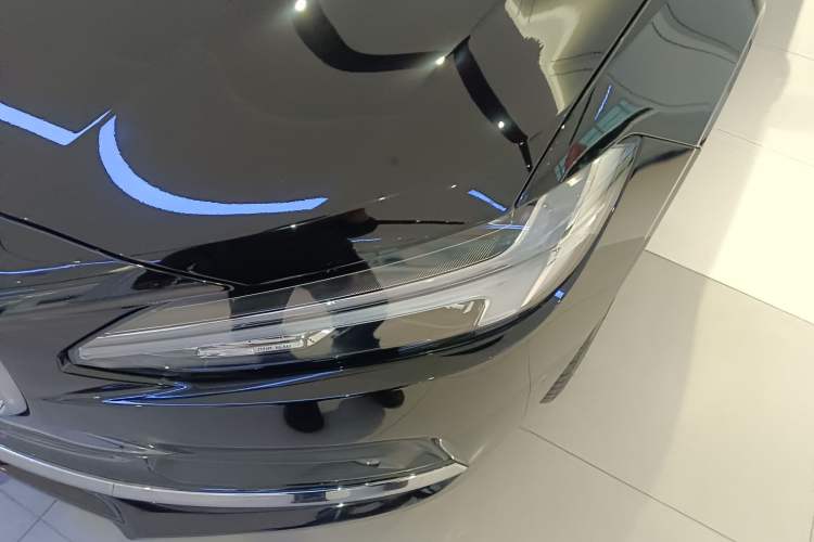 Used Volvo S90 2024 B5 Luxury Smart Edition Left Front Headlight