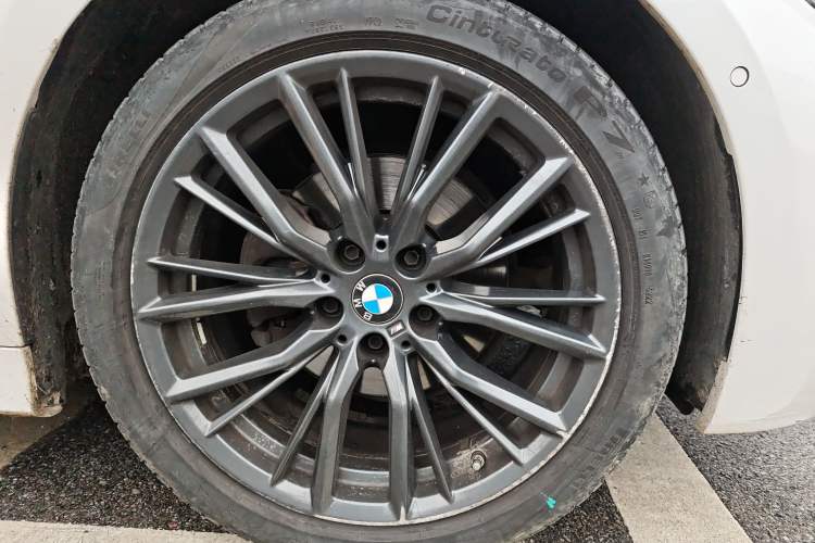 Used BMW 3 Series 2021 Facelifted 325Li M Sport Night Edition Package Right Front Wheel Hub