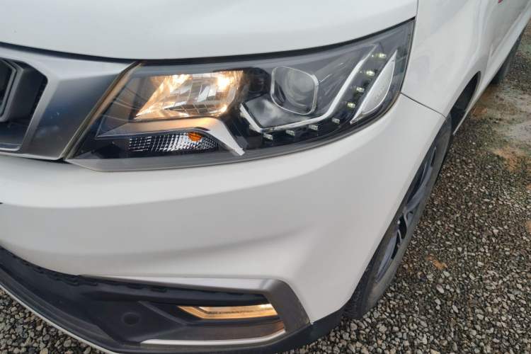 Used Geely Auto Vision X6 2018 1.4T CVT 4G Connected Luxury Version Left Front Headlight