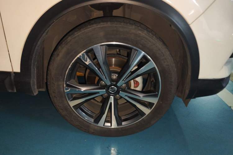 Used Nissan Qashqai 2019 2.0L CVT Flagship Edition Right Front Wheel Hub