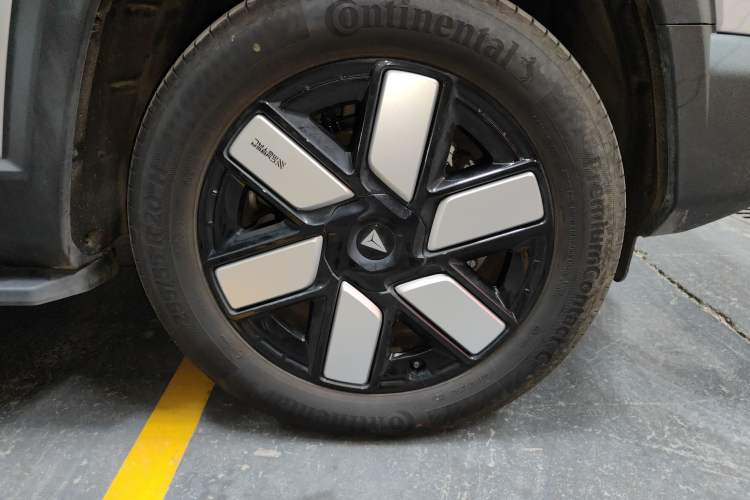 Used Deepal G318 2024 Four-Wheel-Drive Air Suspension Model
