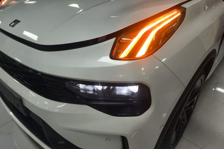 Used Lynk & Co 01 2023 1.5TD EM-F Dawn Left Front Headlight