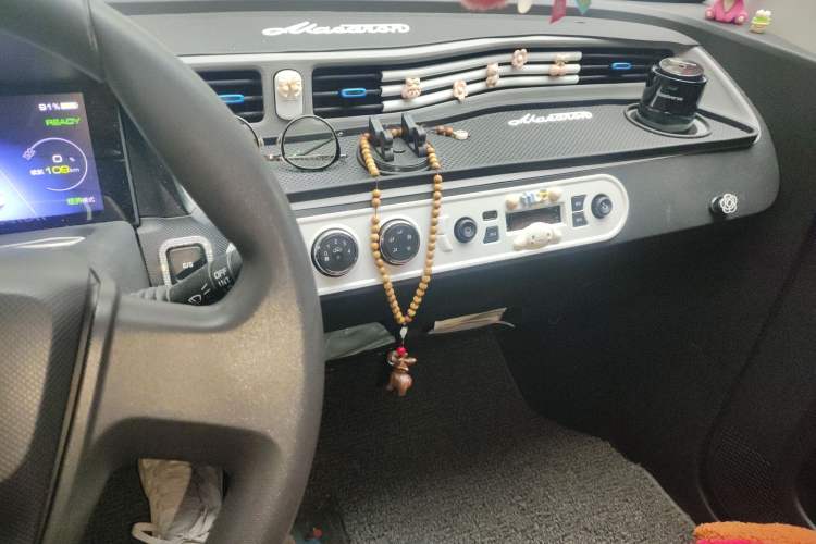 Used Wuling Hongguang MINIEV 2022 Easy Version Lithium Iron Phosphate Audio And AC Panel