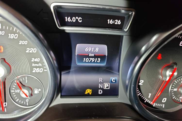 Used Mercedes-Benz GLE 2016 GLE 400 4MATIC Odometer Close Up