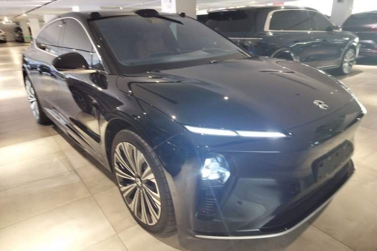Used Nio ET9 2025 100 kWh Front Right 45 Deg