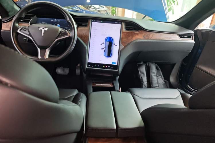 Used Tesla Model S 2019 Long-Range Version
