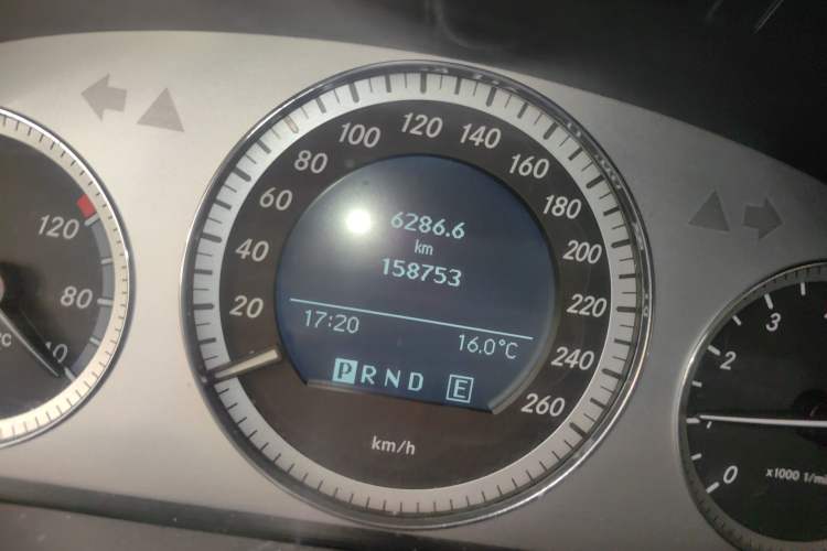 Used Mercedes-Benz GLK-Class 2011 GLK 300 4MATIC Fashion Model