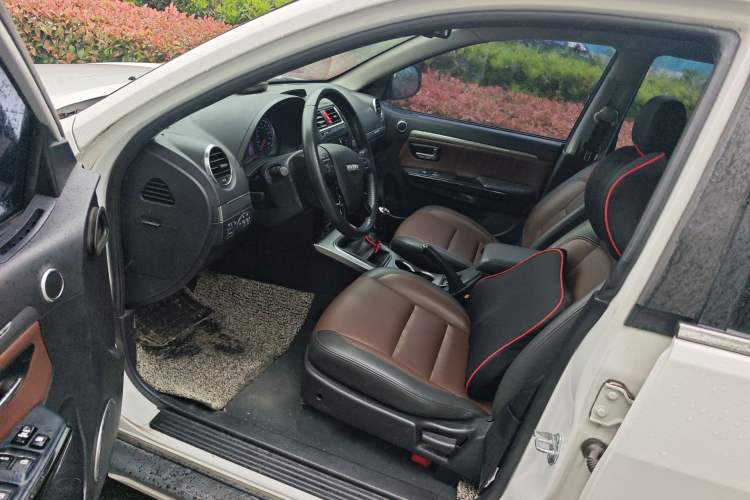 Used Haval H5 Classic 2016 Classic Edition 2.0T Manual Two-Wheel Drive Elite Model Driver Seat