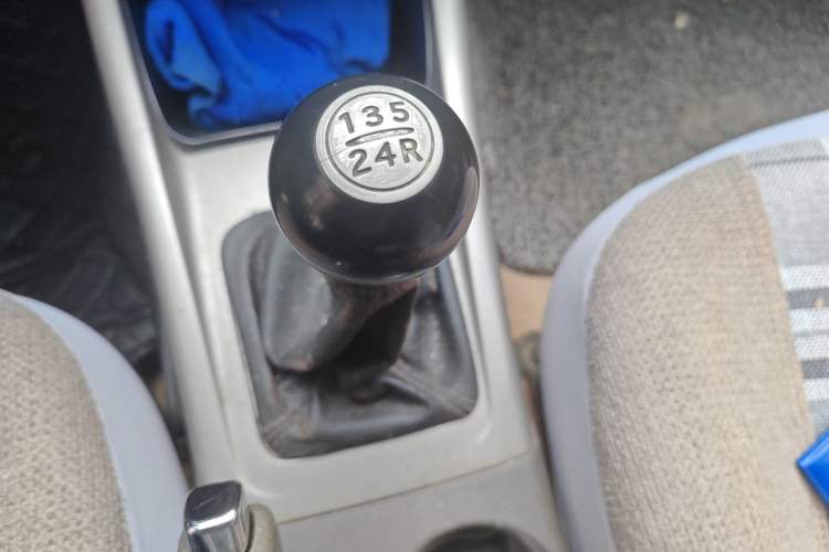 Used Hyundai Elantra 2008 1.6L Manual Deluxe Prestige Edition Gear Lever