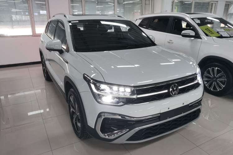 Used Volkswagen Tharu 2023 300TSI Two-Wheel-Drive Full Moon Edition Front Right 45 Deg