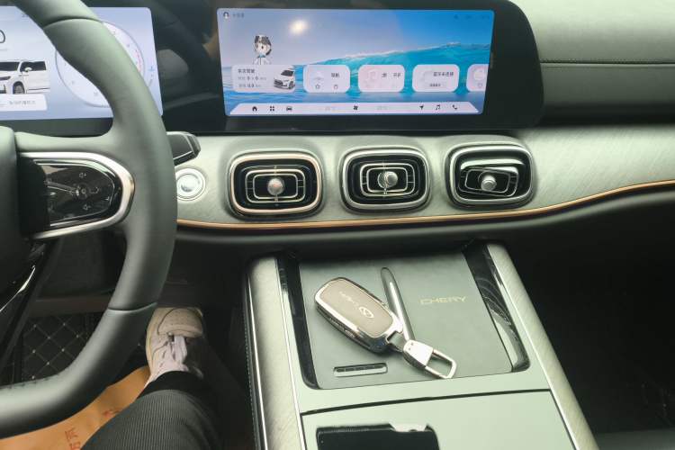 Used Chery Tiggo 9 2025 2.0T Dual-Clutch Two-Wheel Drive Luxury Edition 5 Seats