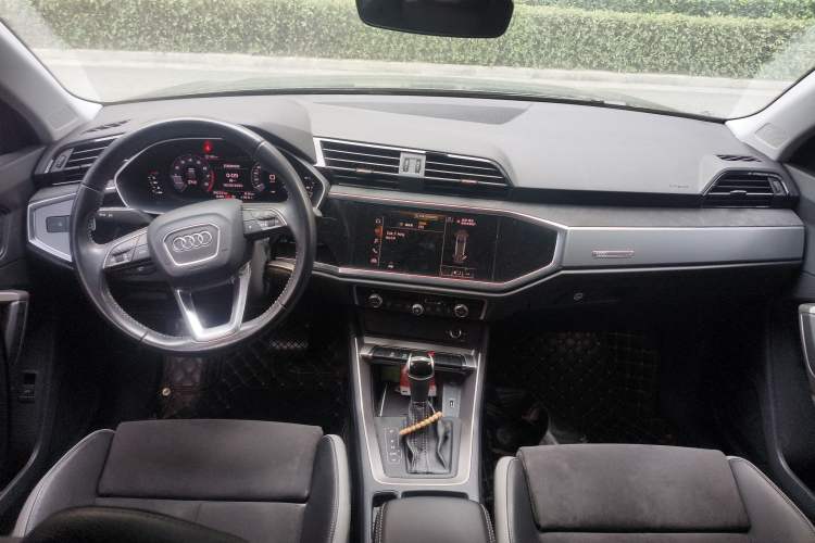 Used Audi Q3 2020 35 TFSI Ambition Dynamic Edition
