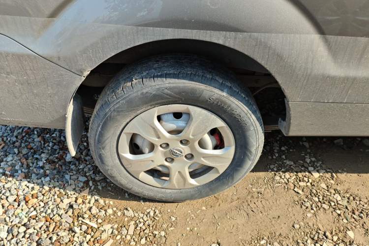 Used SRM New Haishi X30L 2024 1.5L CNG Super Enjoyment Version Passenger Van 6/7 Seats SWCC15M
