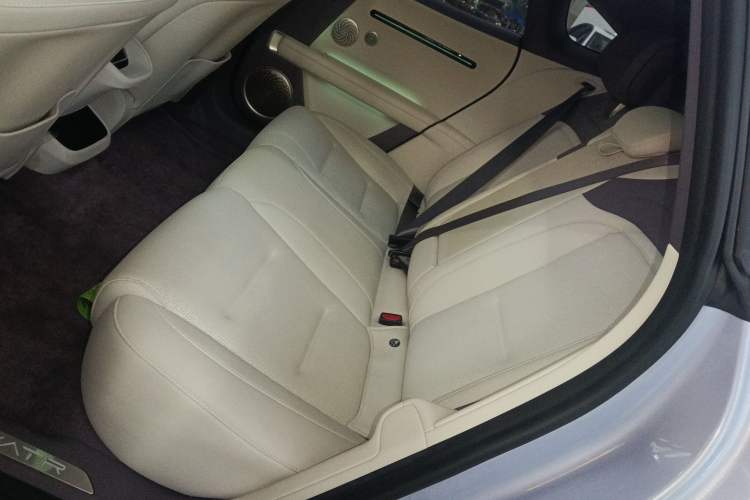 Used Avatr 06 2025 Pro Range-Extended Edition Left Rear Seat