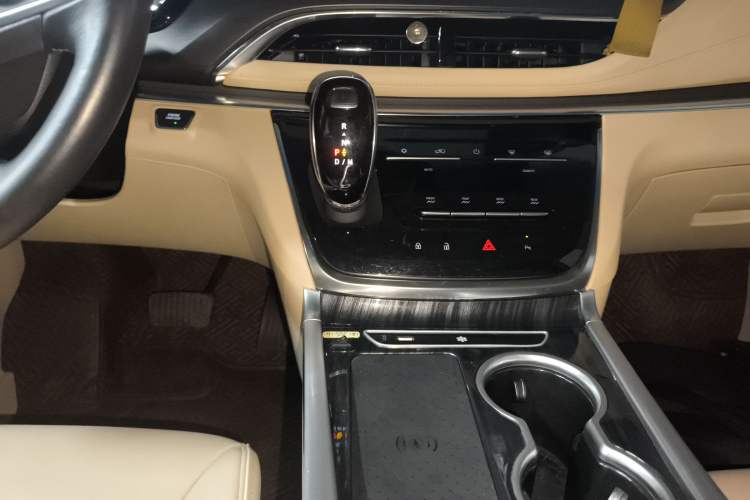 Used Buick GL8 2023 Land Executive Class 652T Luxury Model
